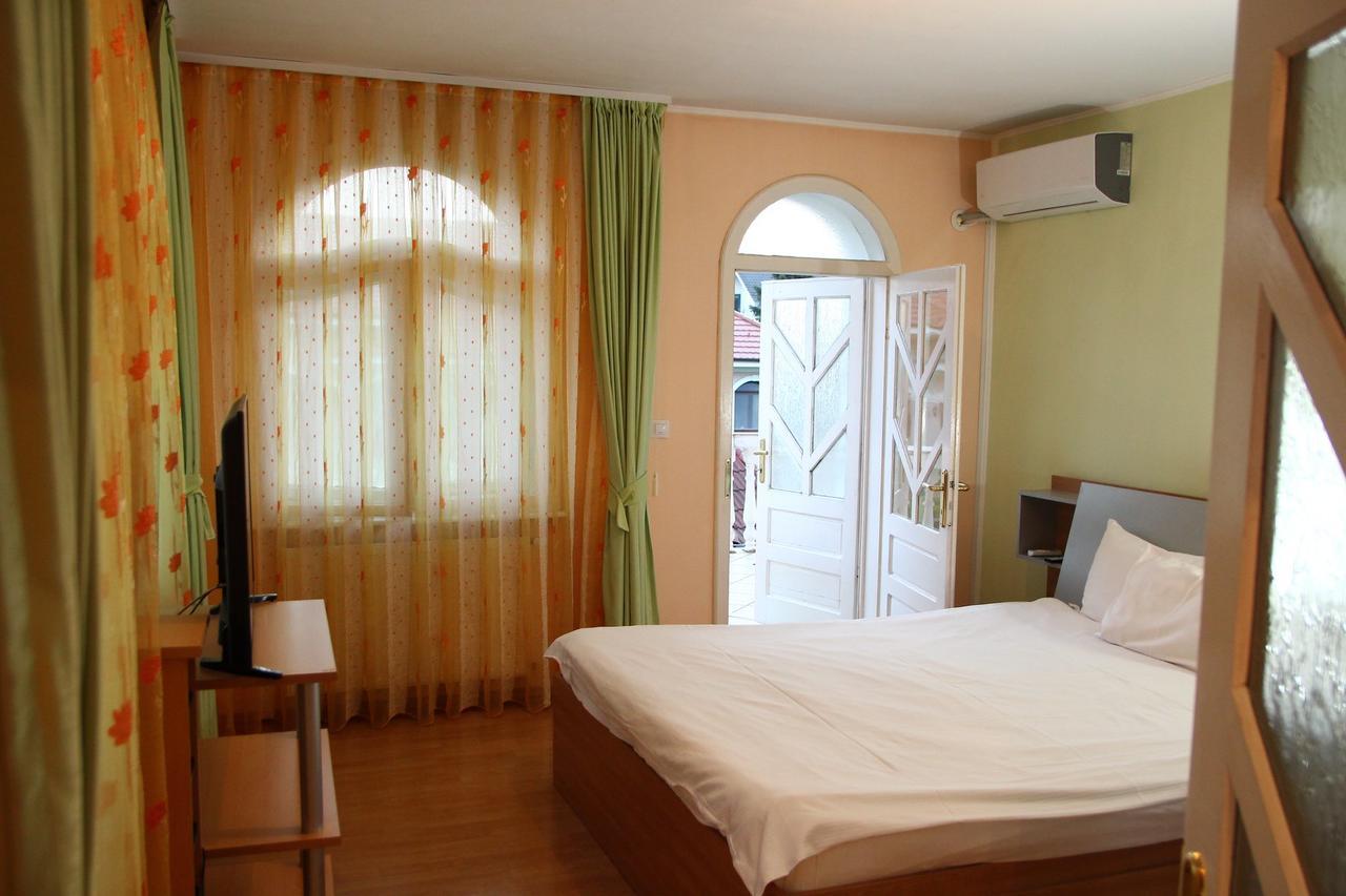 Casa Monica Hotell Băile Felix Eksteriør bilde