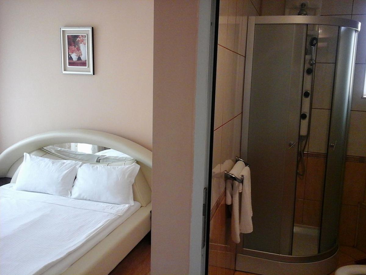 Casa Monica Hotell Băile Felix Eksteriør bilde