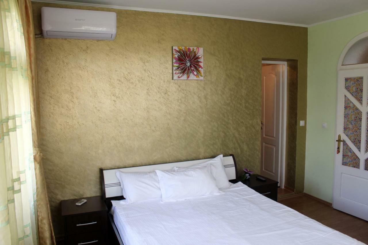 Casa Monica Hotell Băile Felix Eksteriør bilde